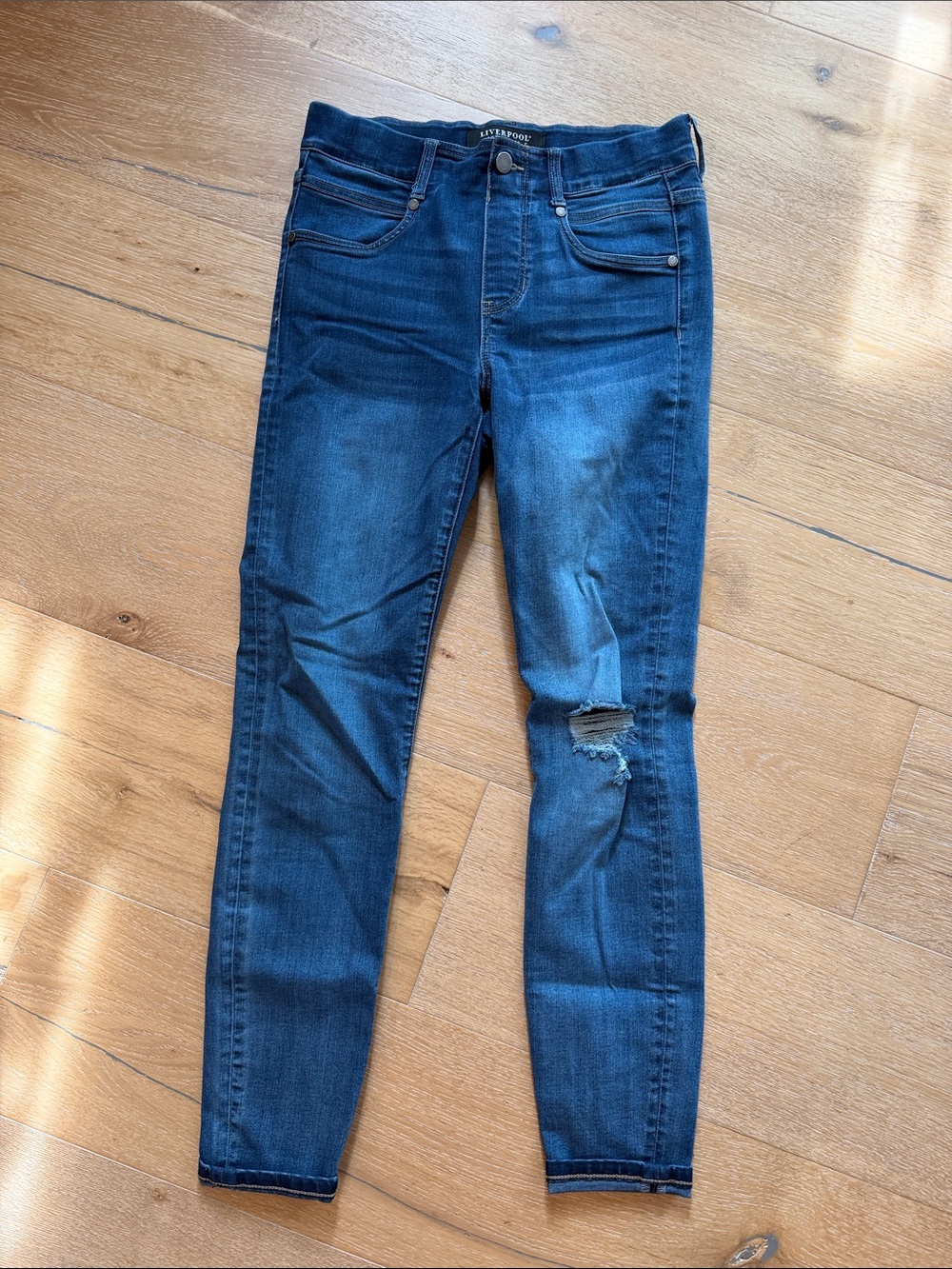 Liverpool Jeans Company Gia Glider Skinny Jeans with Knee Rip